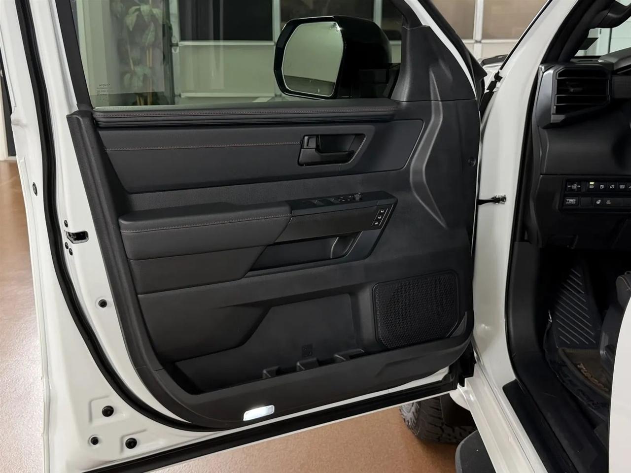 Toyota Tundra TRD PRO CrewMax 4WD Hybrid 2026