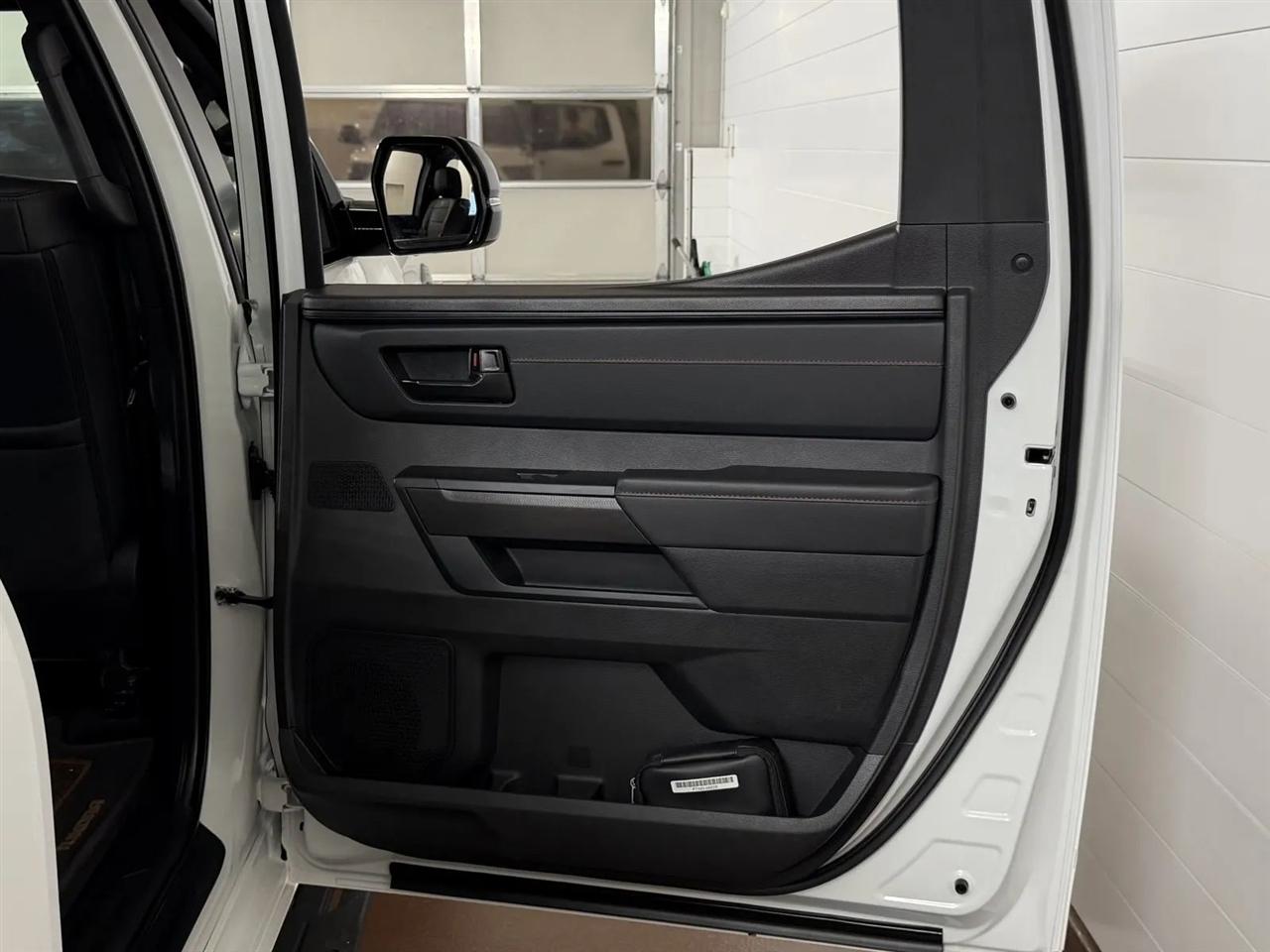 Toyota Tundra TRD PRO CrewMax 4WD Hybrid 2026