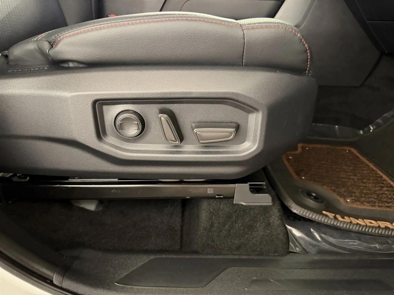 Toyota Tundra TRD PRO CrewMax 4WD Hybrid 2026