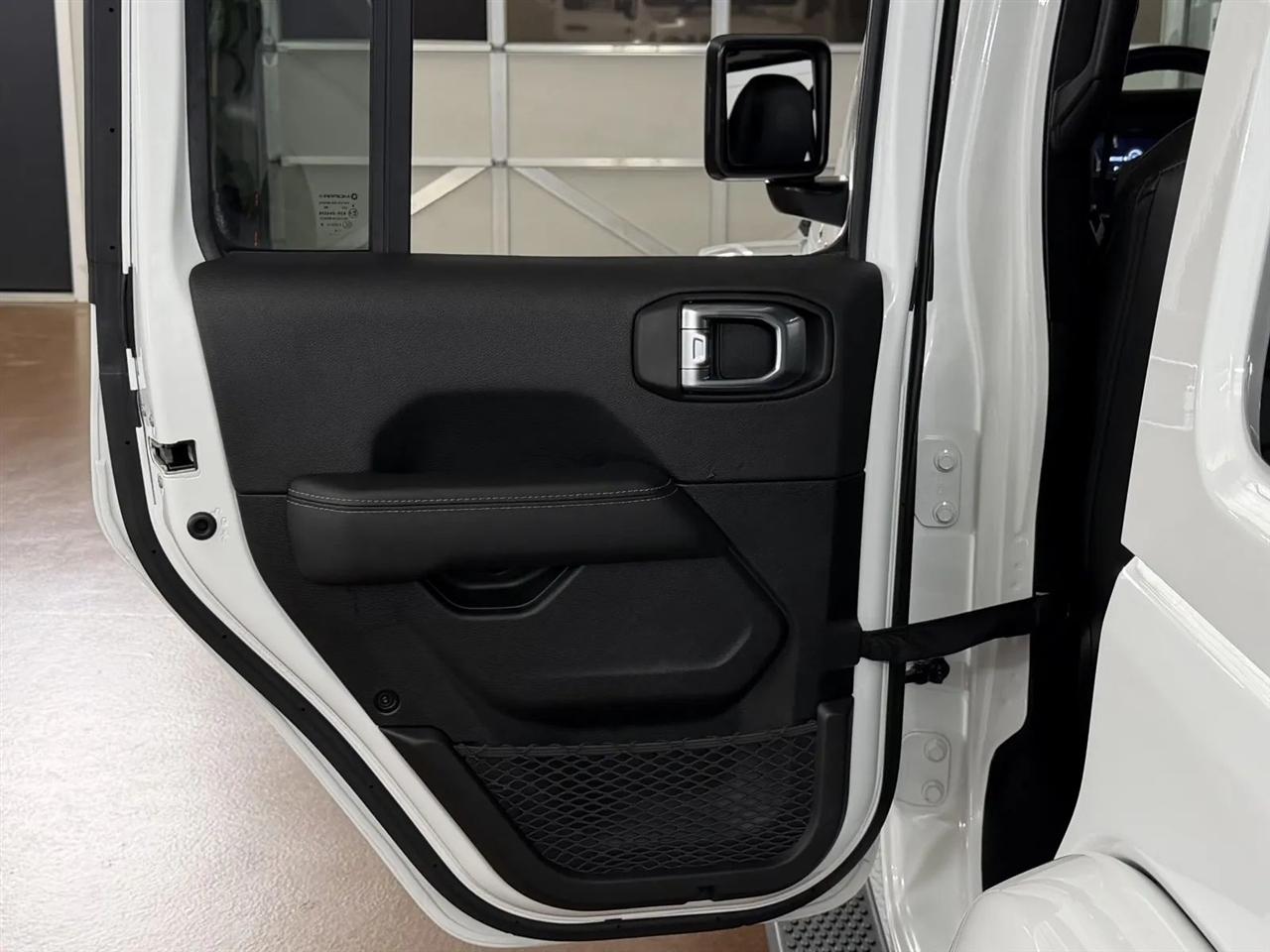 Jeep Wrangler Unlimited Sahara 2022