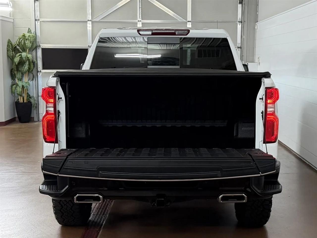 Chevrolet Silverado 1500 Trail Boss LT Crew Cab 4WD 2023