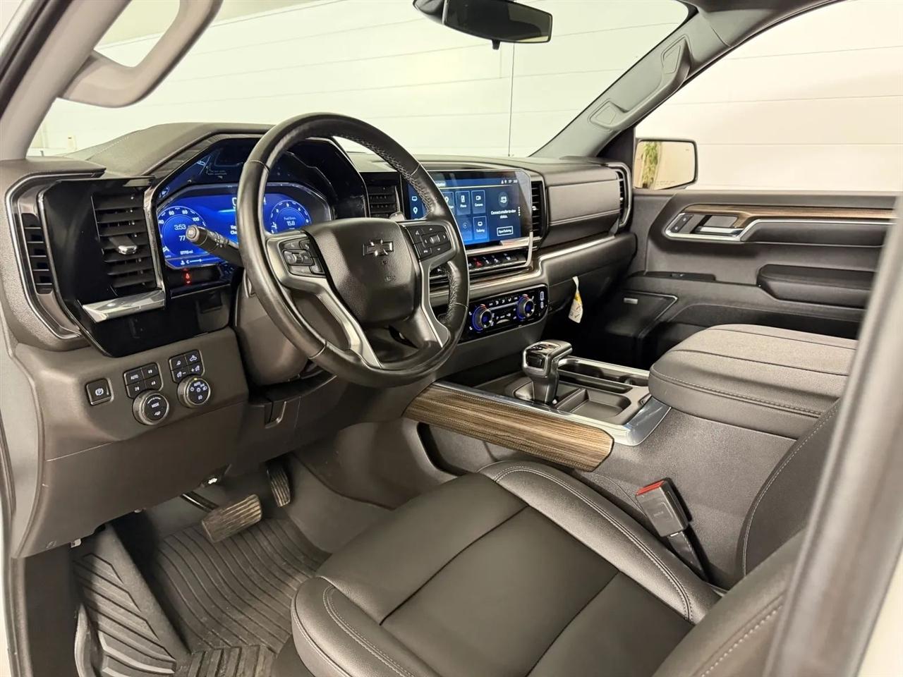 Chevrolet Silverado 1500 Trail Boss LT Crew Cab 4WD 2023