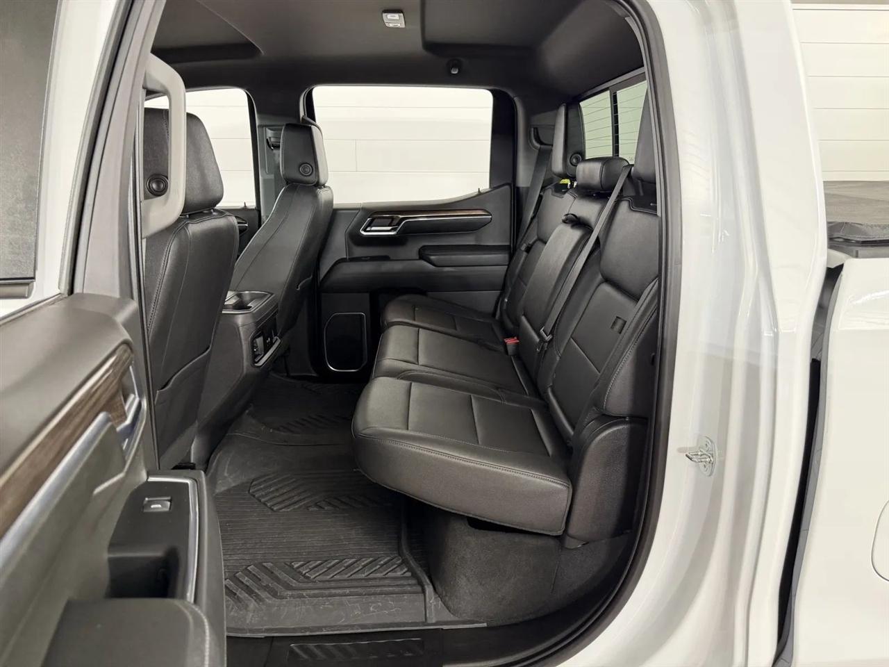 Chevrolet Silverado 1500 Trail Boss LT Crew Cab 4WD 2023