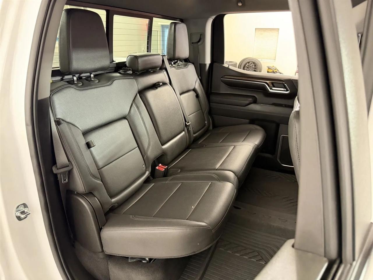 Chevrolet Silverado 1500 Trail Boss LT Crew Cab 4WD 2023