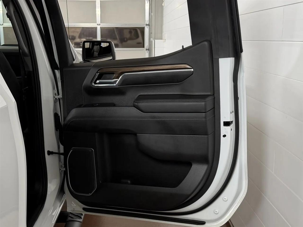 Chevrolet Silverado 1500 Trail Boss LT Crew Cab 4WD 2023