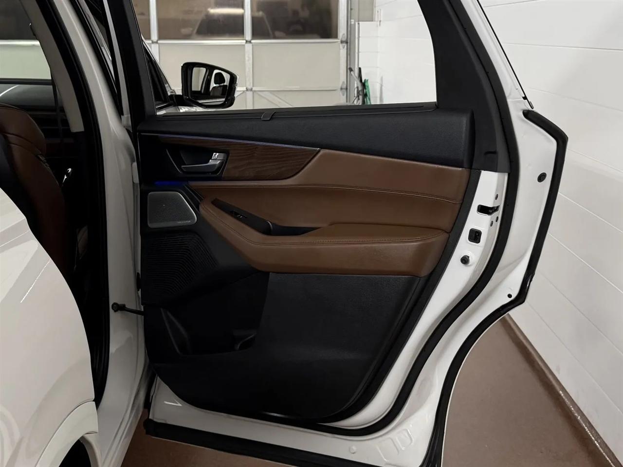 Acura MDX SH-AWD w/Advance Package 2025