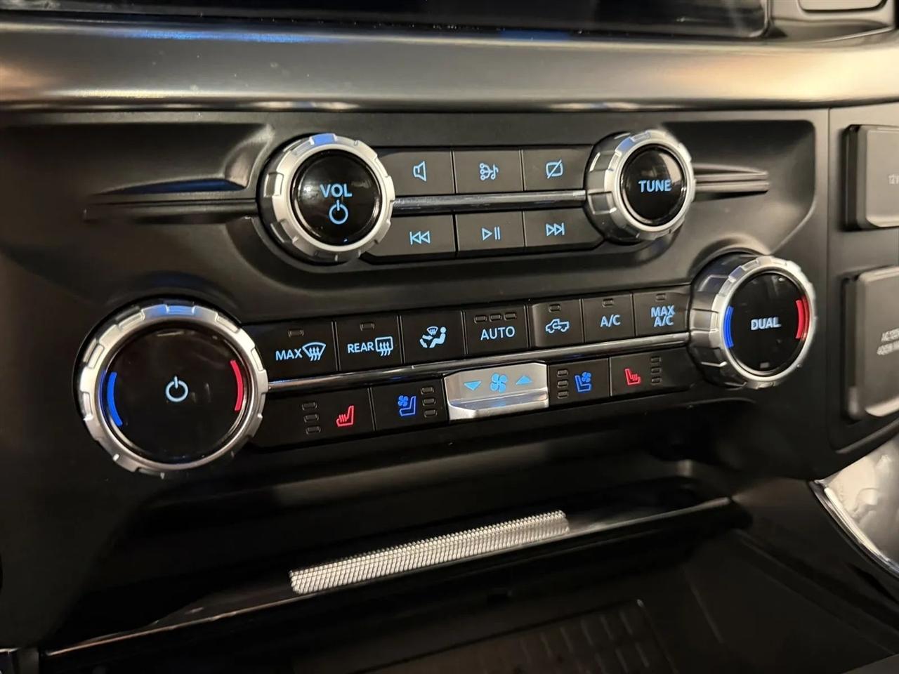 Ford F-150 Lariat SuperCrew 5.5-ft. Bed 4WD 2023