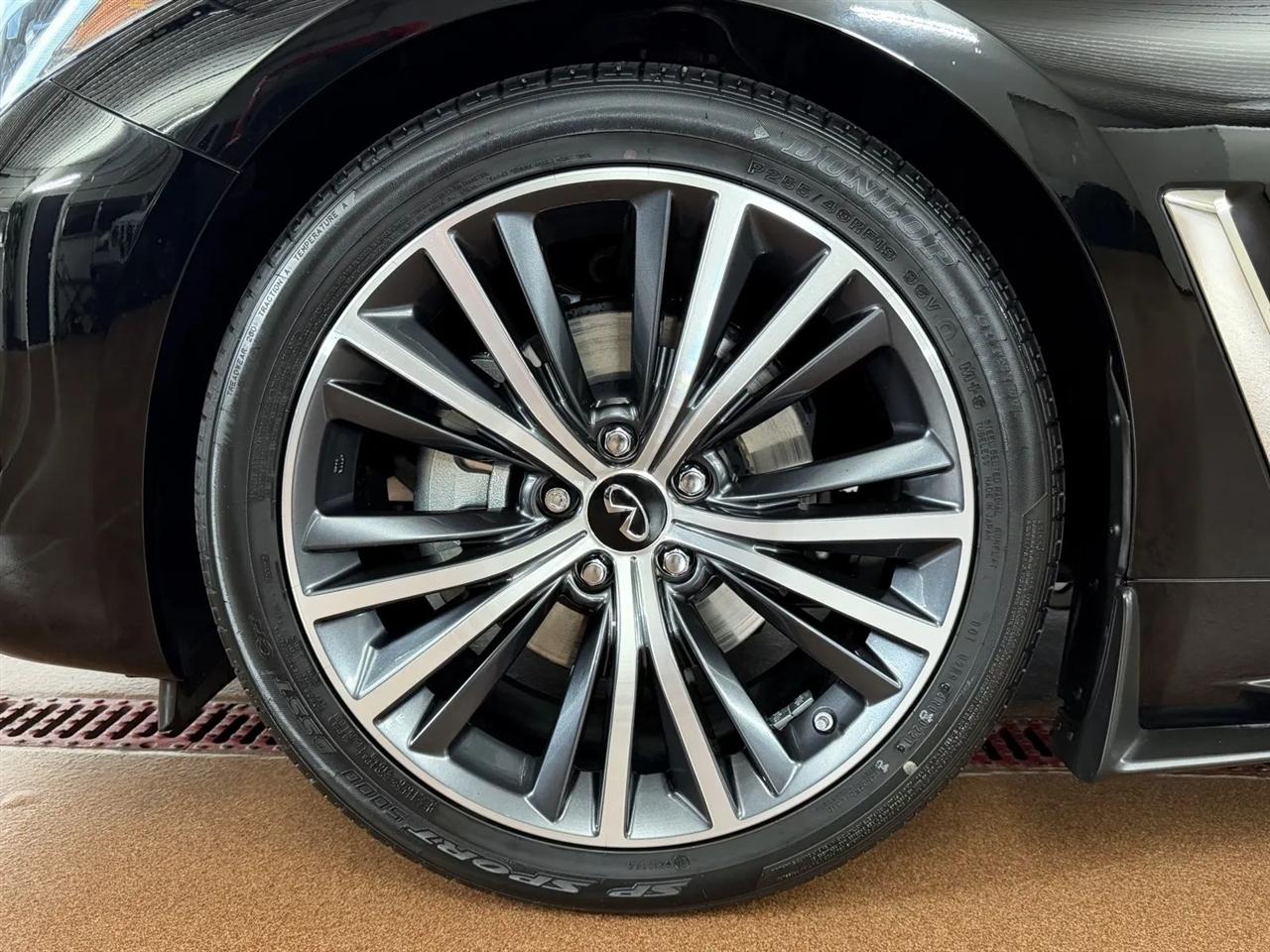 Infiniti Q60 3.0t PURE 2021