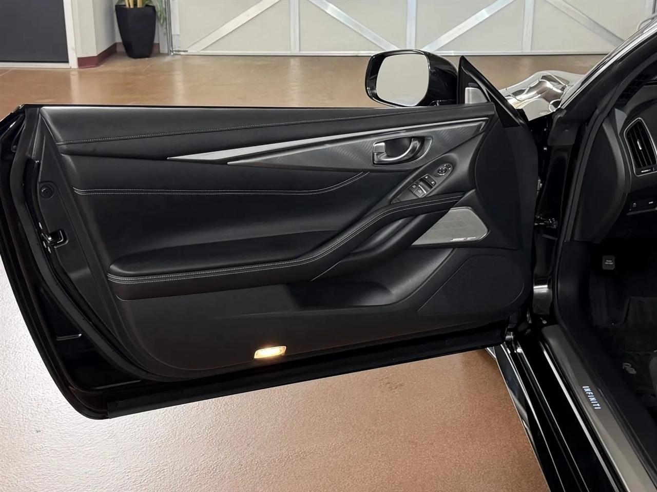 Infiniti Q60 3.0t PURE 2021
