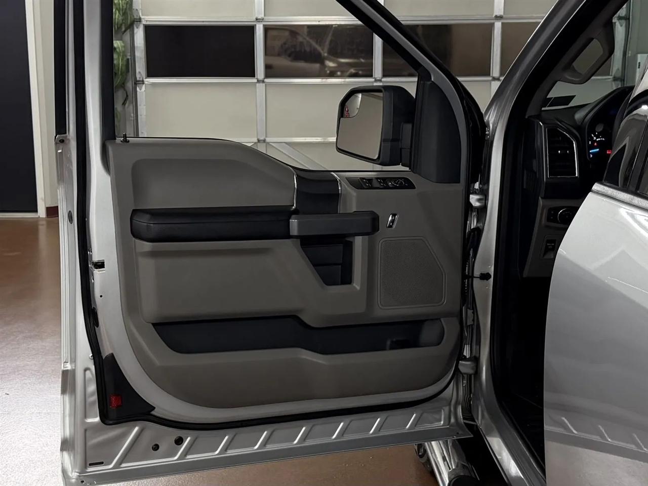 Ford F-150 XLT SuperCab 8-ft. Bed 4WD 2016