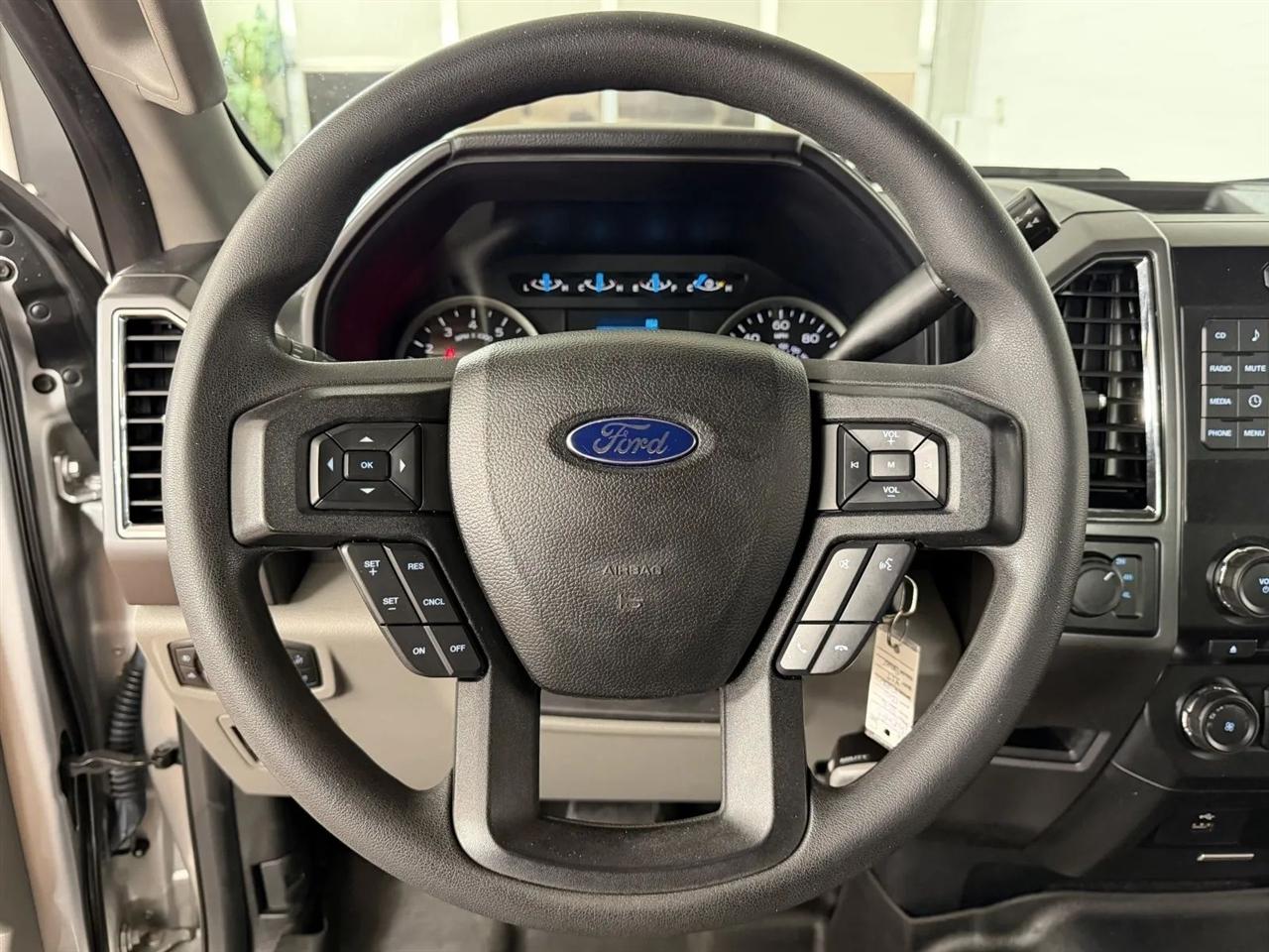 Ford F-150 XLT SuperCab 8-ft. Bed 4WD 2016
