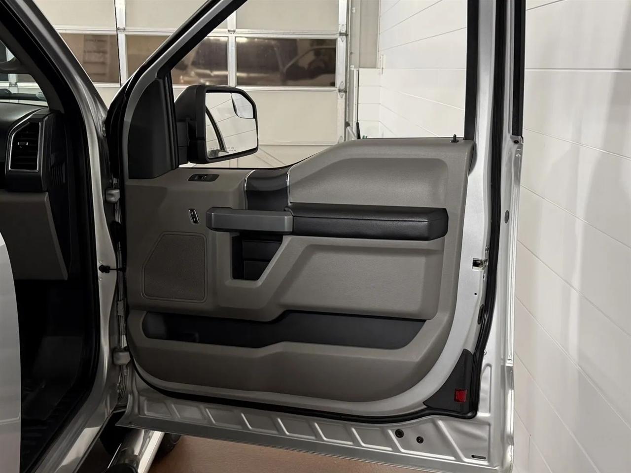 Ford F-150 XLT SuperCab 8-ft. Bed 4WD 2016