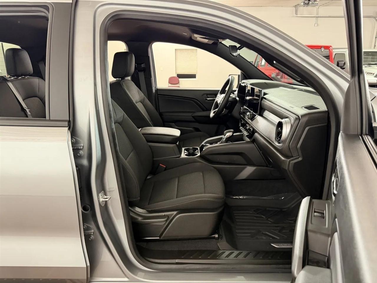 Chevrolet Colorado LT Crew Cab 4WD 2024