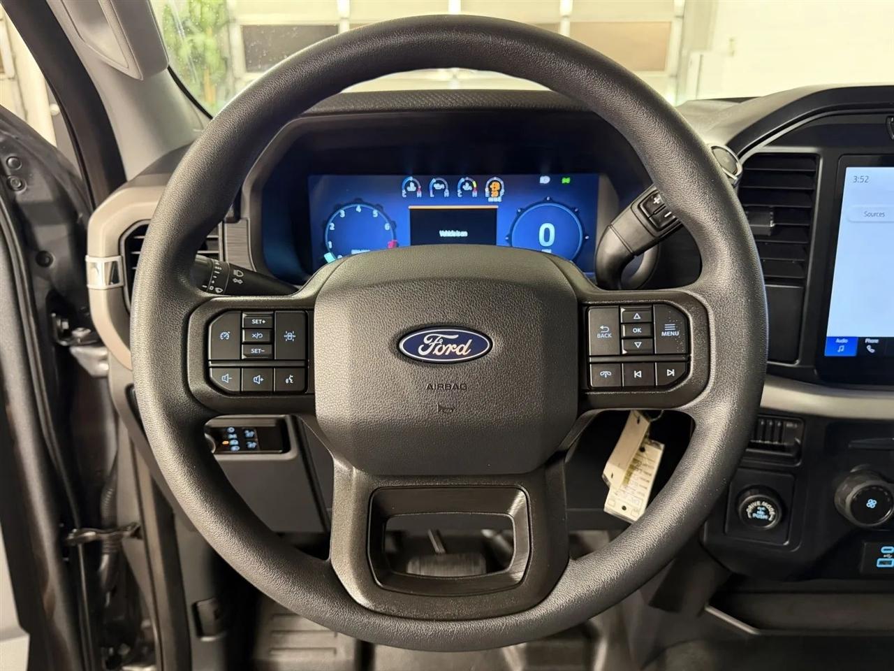 Ford F-150 XL 2WD 2024