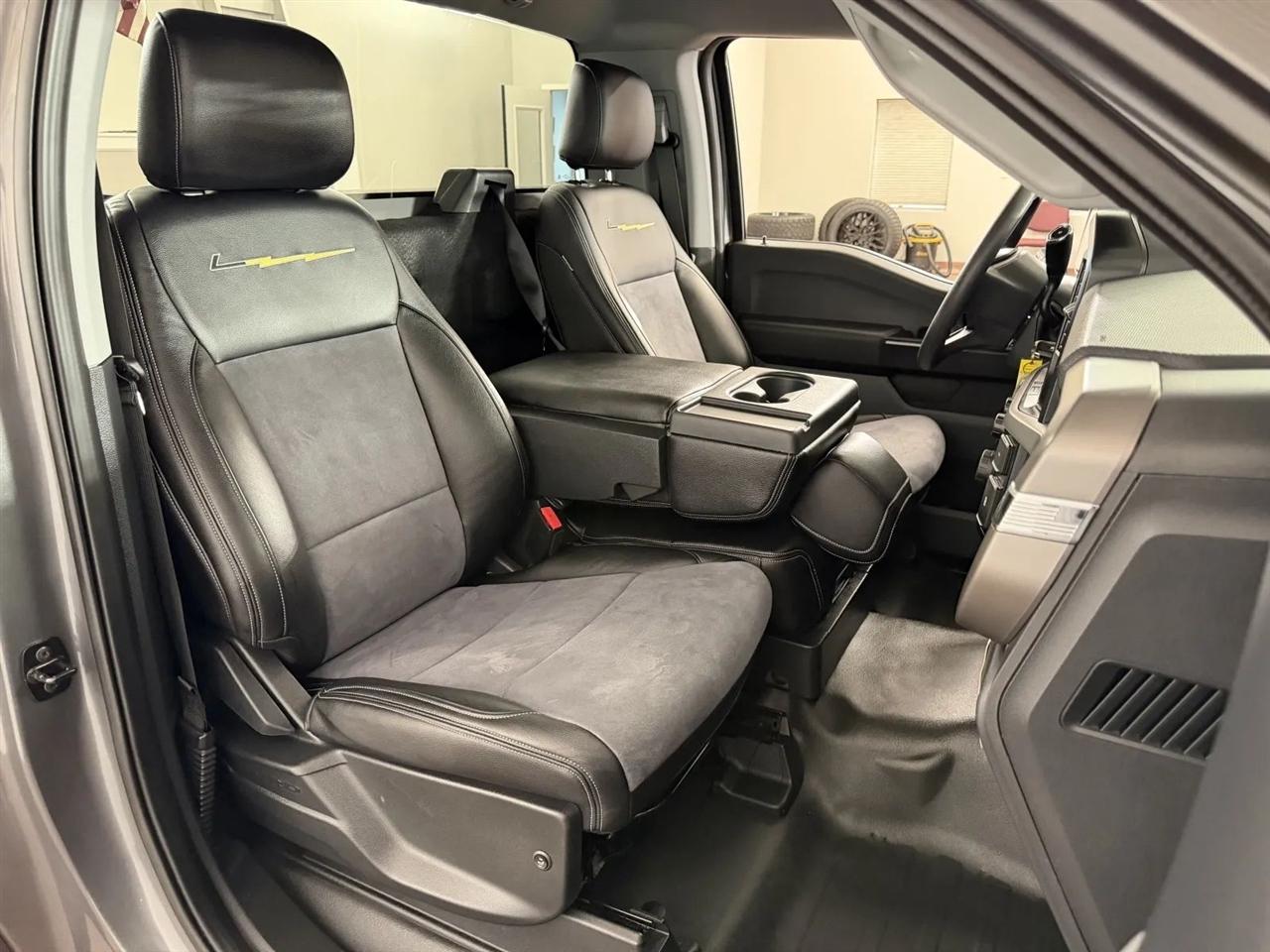 Ford F-150 XL 2WD 2024