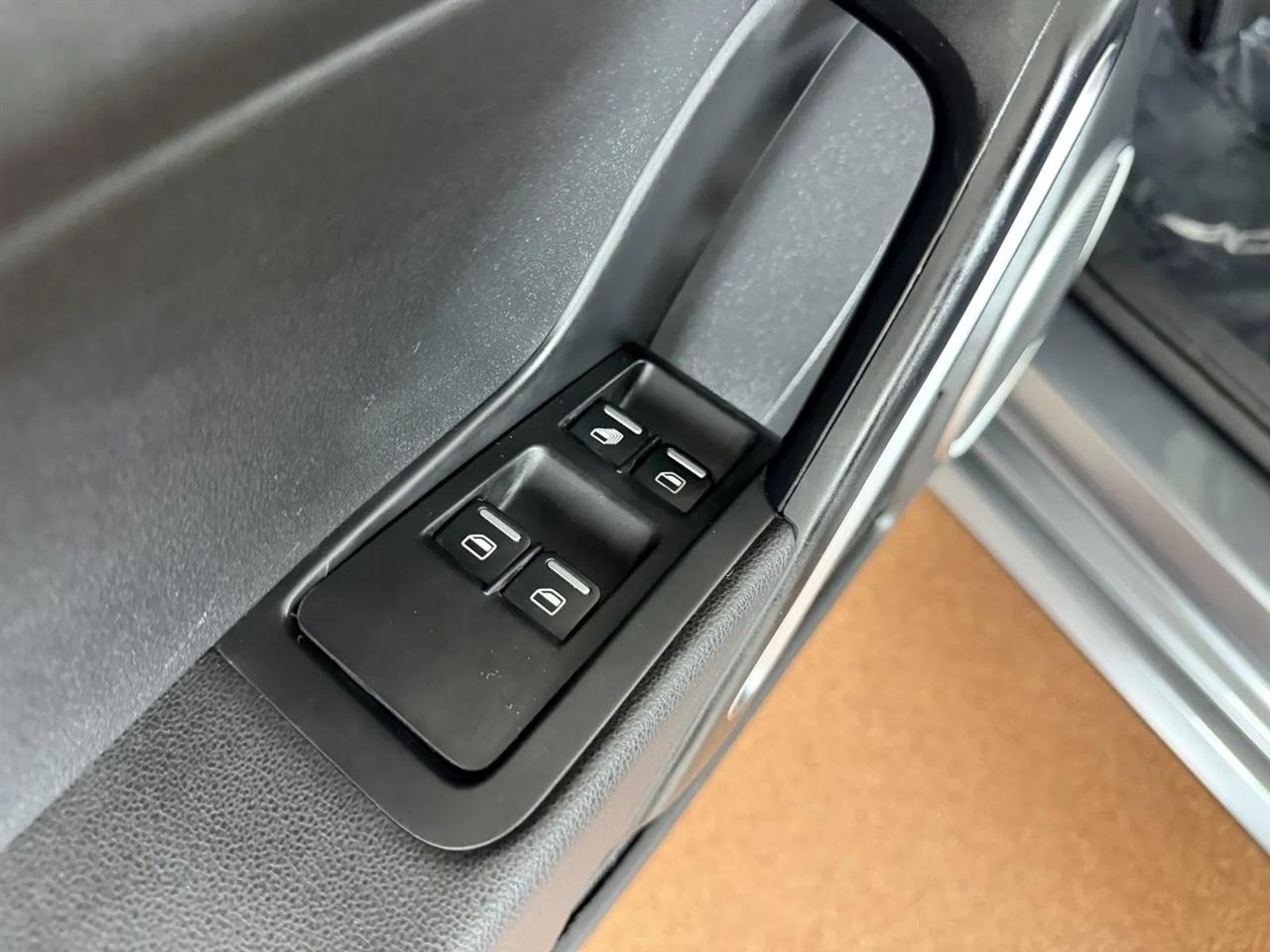 Volkswagen Beetle 2.0T SE Convertible 2018