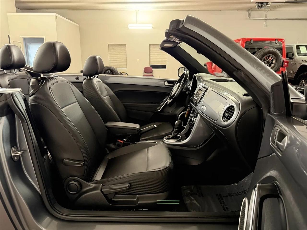 Volkswagen Beetle 2.0T SE Convertible 2018