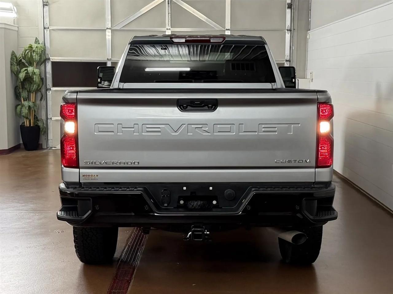 Chevrolet Silverado 2500HD Custom Crew Cab Long Box 4WD 2025