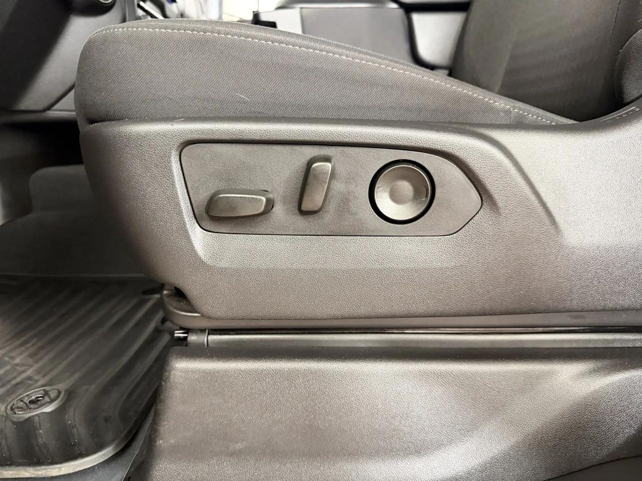 Chevrolet Silverado 2500HD Custom Crew Cab Long Box 4WD 2025