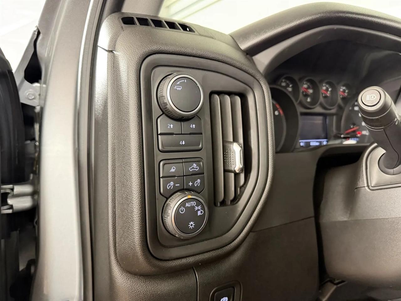 Chevrolet Silverado 2500HD Custom Crew Cab Long Box 4WD 2025