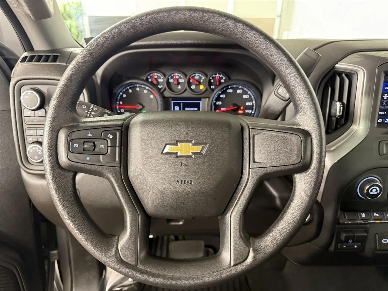 Chevrolet Silverado 2500HD Custom Crew Cab Long Box 4WD 2025
