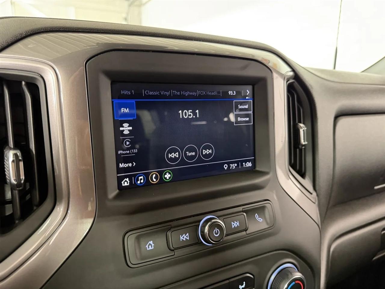 Chevrolet Silverado 2500HD Custom Crew Cab Long Box 4WD 2025
