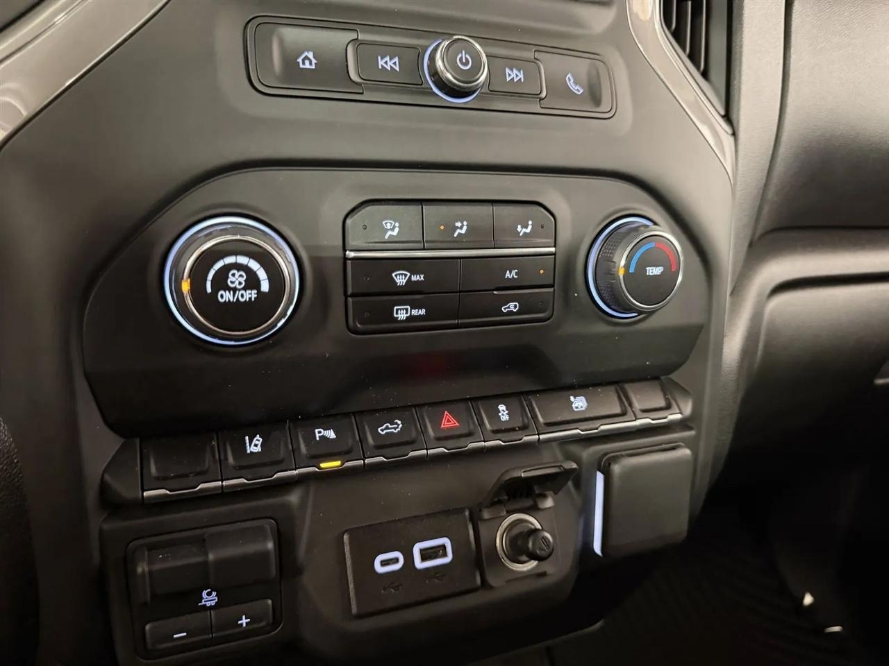 Chevrolet Silverado 2500HD Custom Crew Cab Long Box 4WD 2025