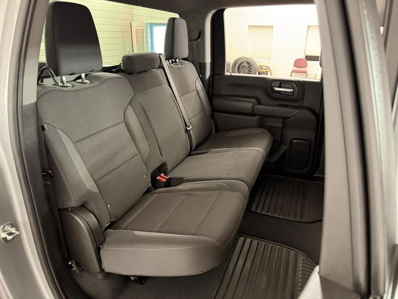 Chevrolet Silverado 2500HD Custom Crew Cab Long Box 4WD 2025