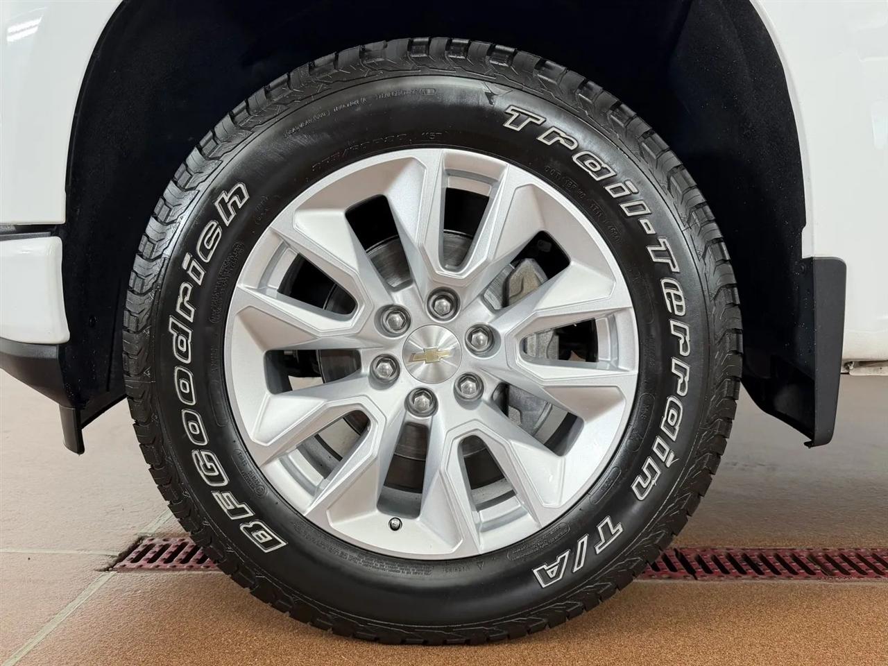 Chevrolet Silverado 1500 Custom Double Cab 4WD 2021