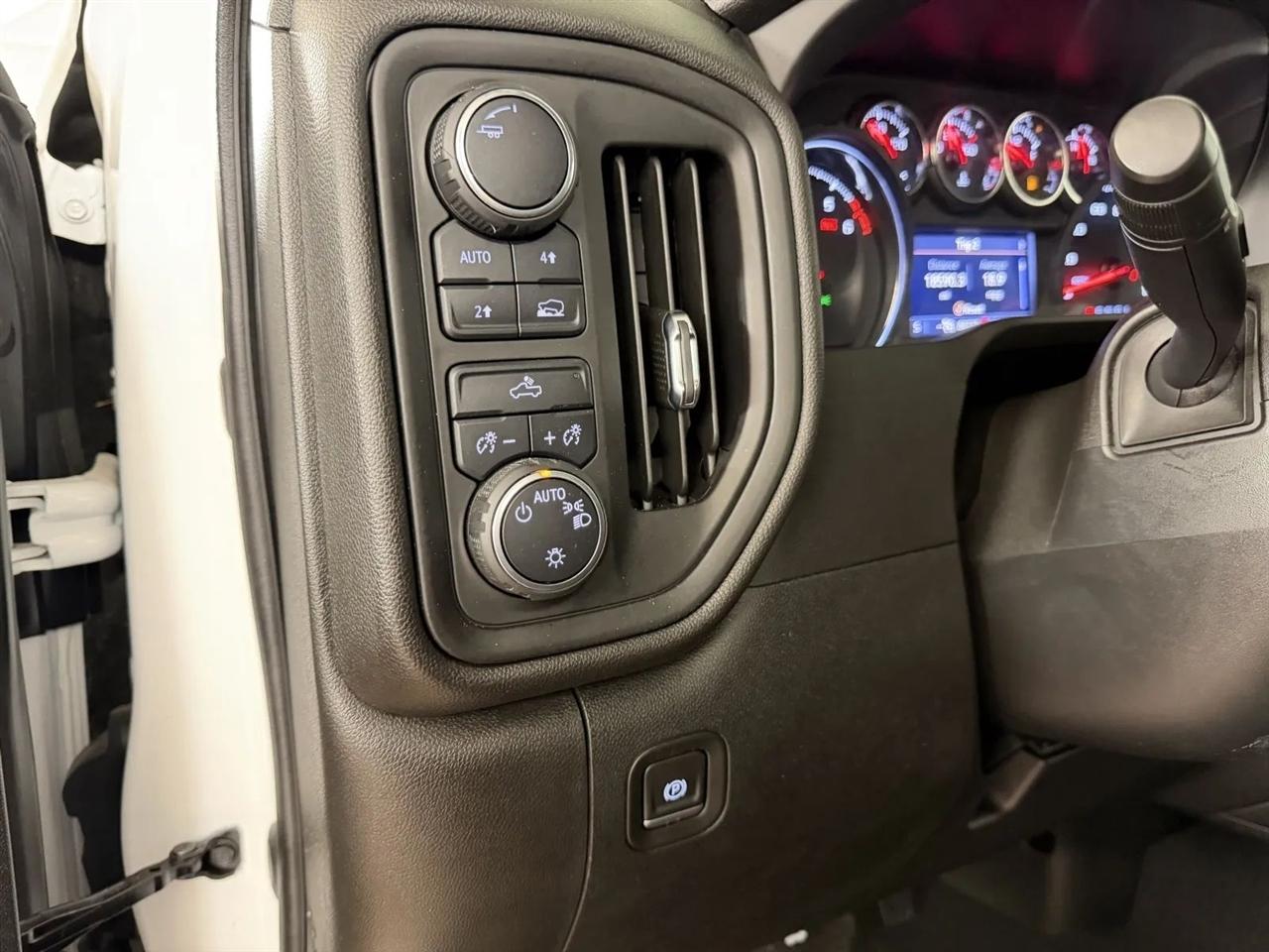 Chevrolet Silverado 1500 Custom Double Cab 4WD 2021