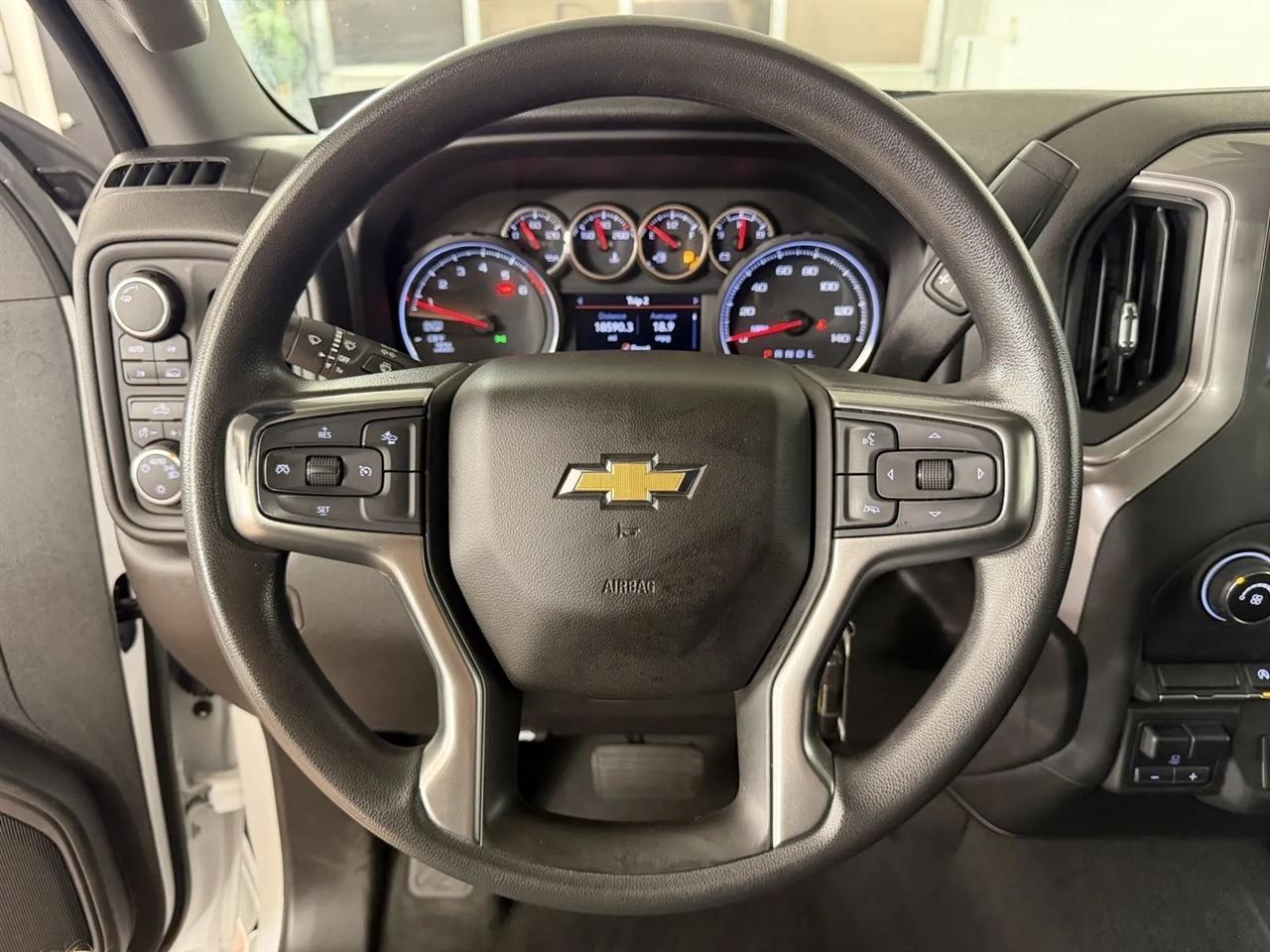 Chevrolet Silverado 1500 Custom Double Cab 4WD 2021