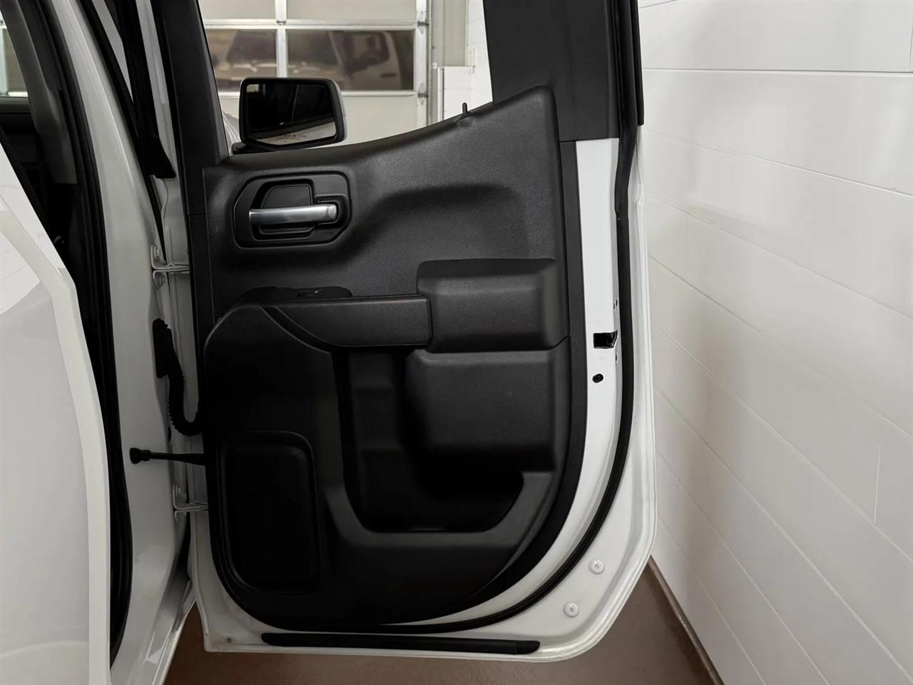 Chevrolet Silverado 1500 Custom Double Cab 4WD 2021