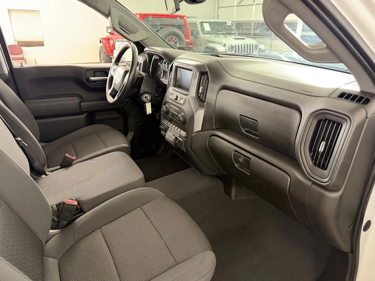 Chevrolet Silverado 1500 Custom Double Cab 4WD 2021