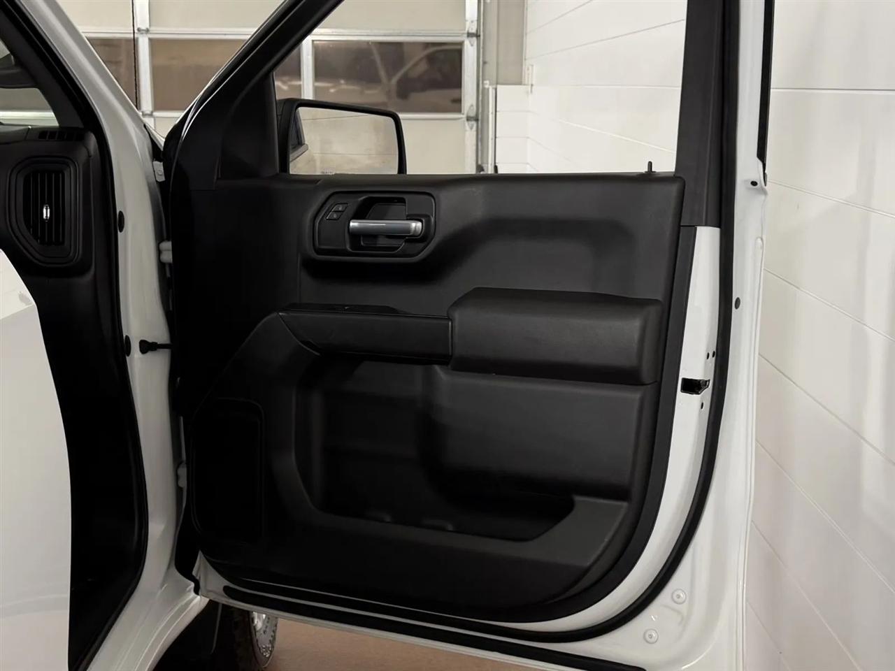 Chevrolet Silverado 1500 Custom Double Cab 4WD 2021