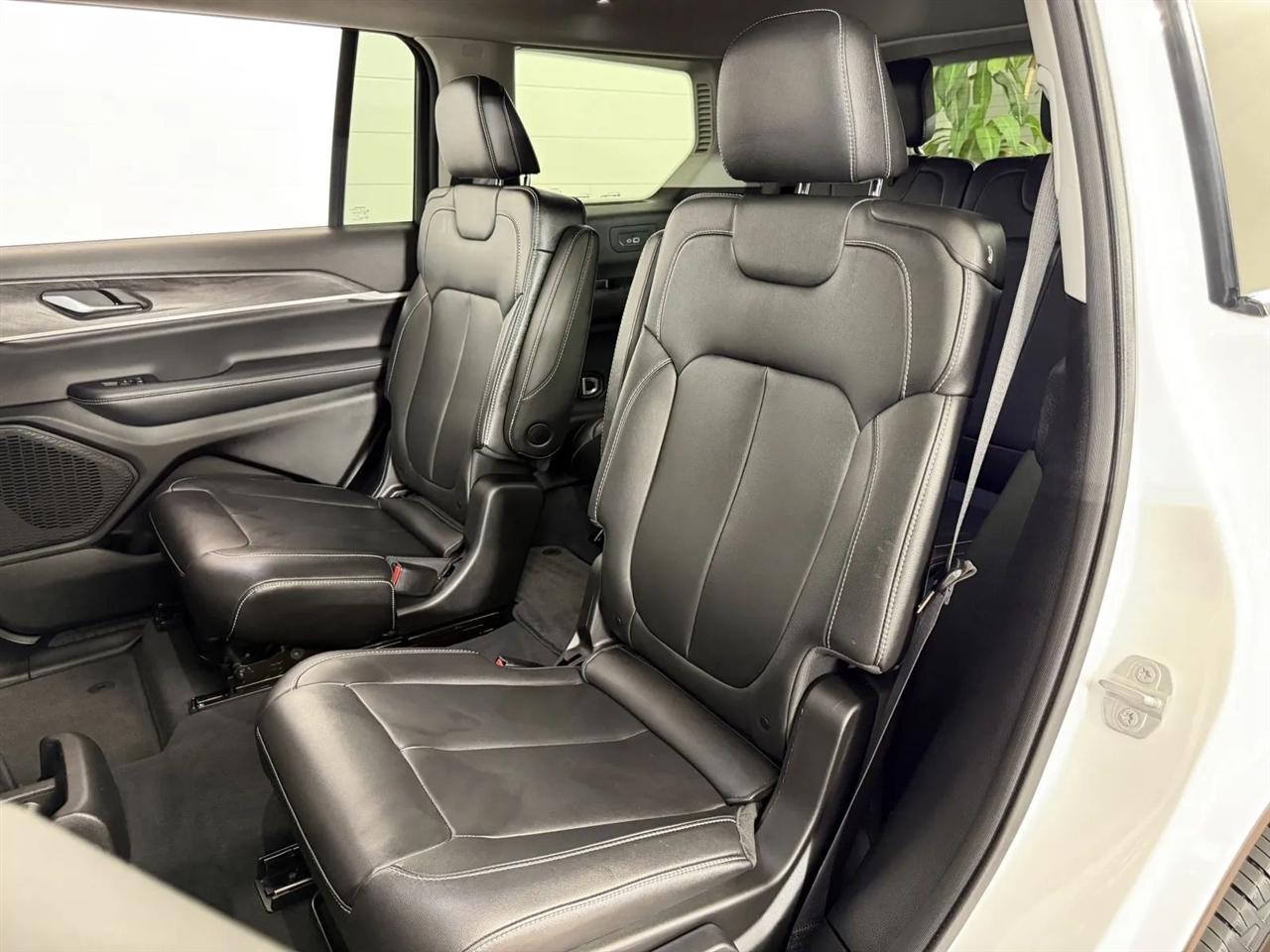 Jeep Grand Cherokee L Limited 4WD 2023