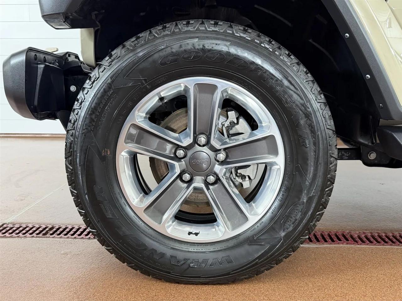 Jeep Wrangler Unlimited Sahara 2022