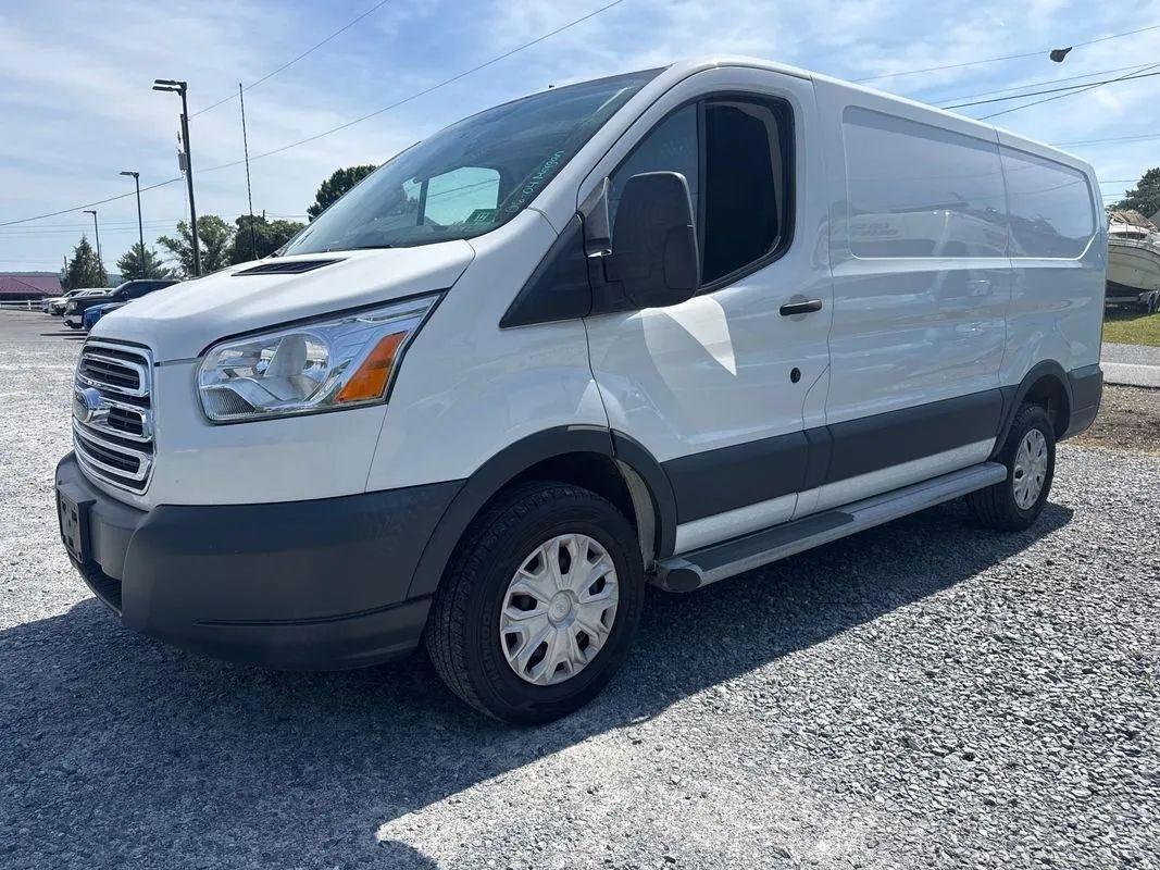 Ford Transit 250 Van Low Roof 60/40 Pass.130-in. WB 2018