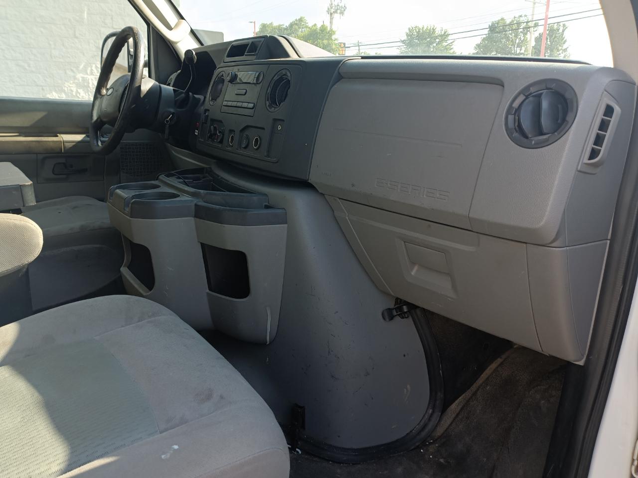 Ford Econoline E-150 2013