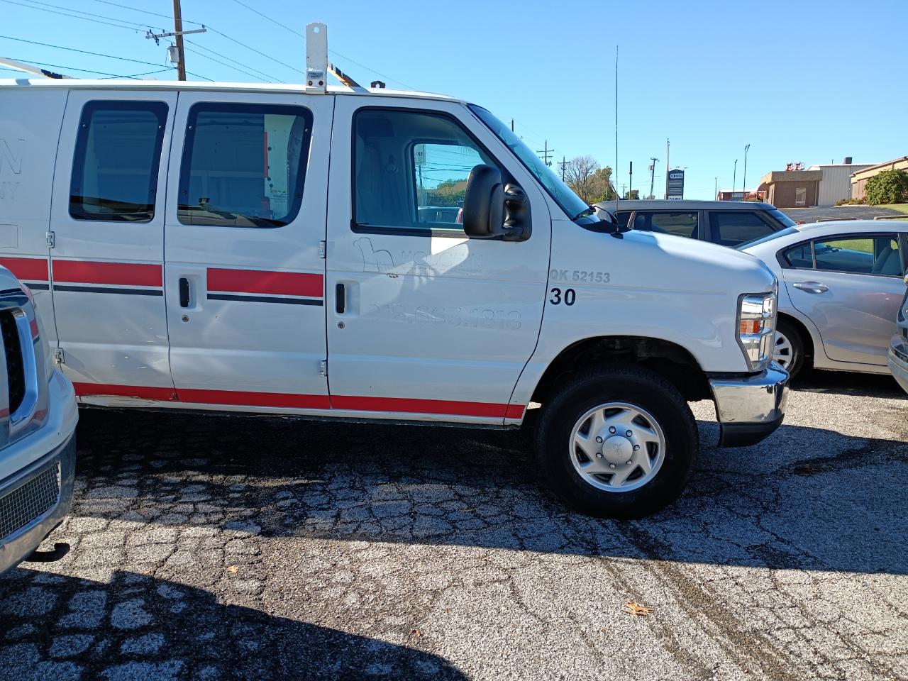 Ford Econoline E-350 Super Duty Extended 2014