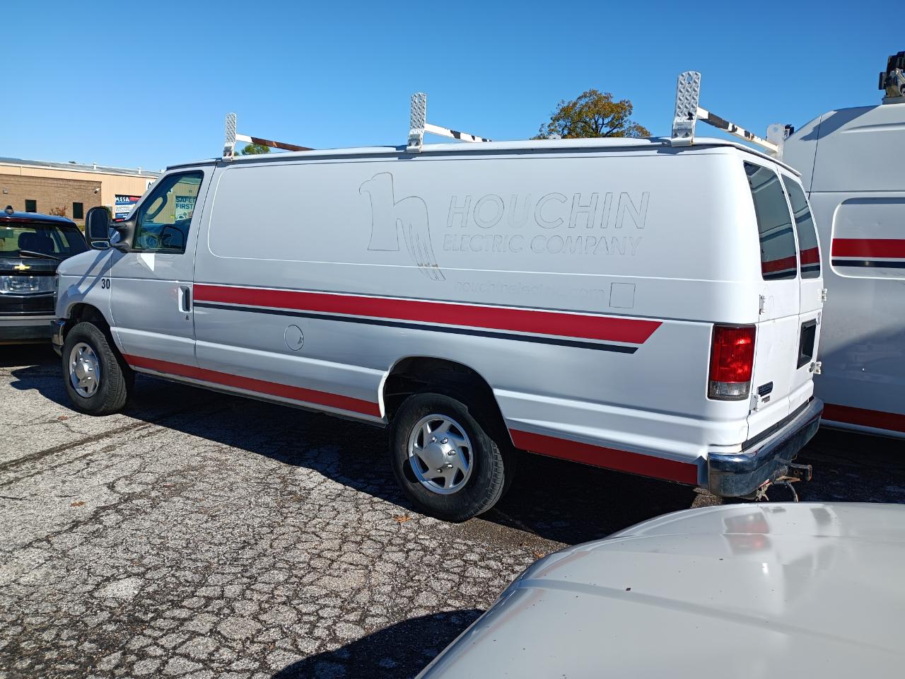 Ford Econoline E-350 Super Duty Extended 2014
