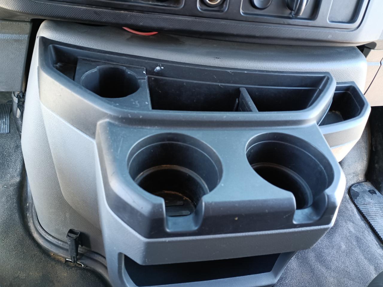 Ford Econoline E-350 Super Duty Extended 2014