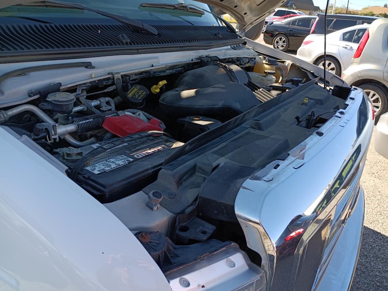 Ford Econoline E-350 Super Duty Extended 2014