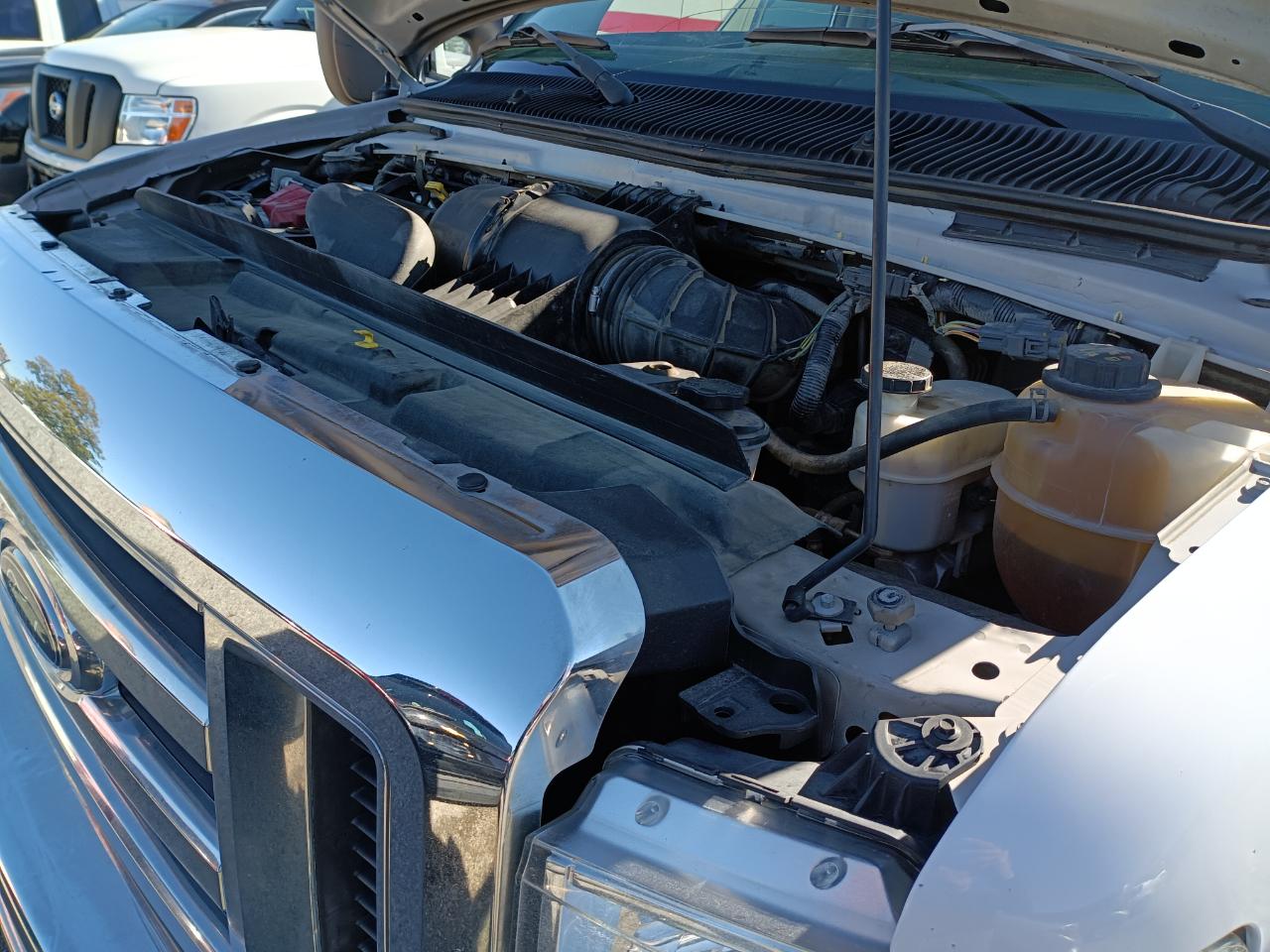 Ford Econoline E-350 Super Duty Extended 2014