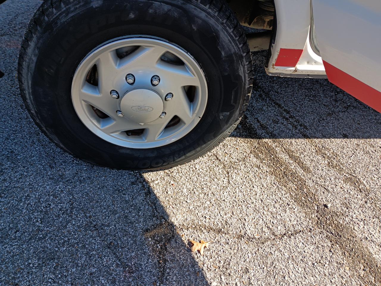 Ford Econoline E-350 Super Duty Extended 2014