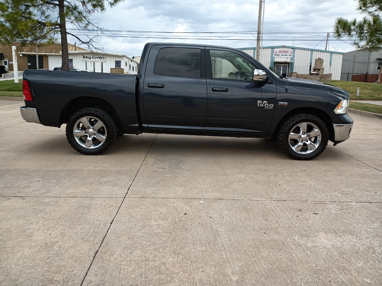 RAM 1500 Classic SLT LWB 4WD 2019 RAM 1500 Classic SLT LWB 4WD 2019