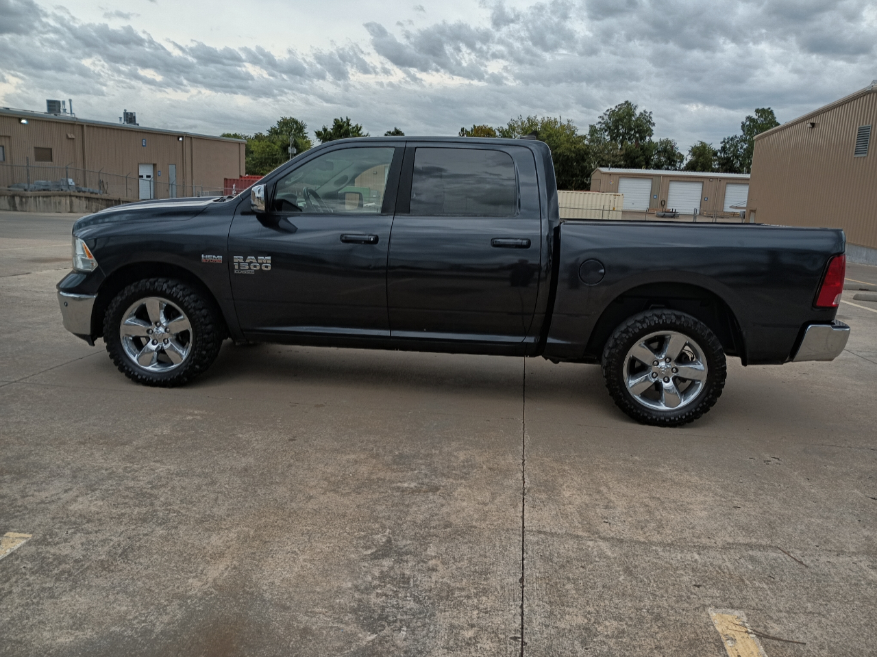RAM 1500 Classic SLT LWB 4WD 2019 RAM 1500 Classic SLT LWB 4WD 2019