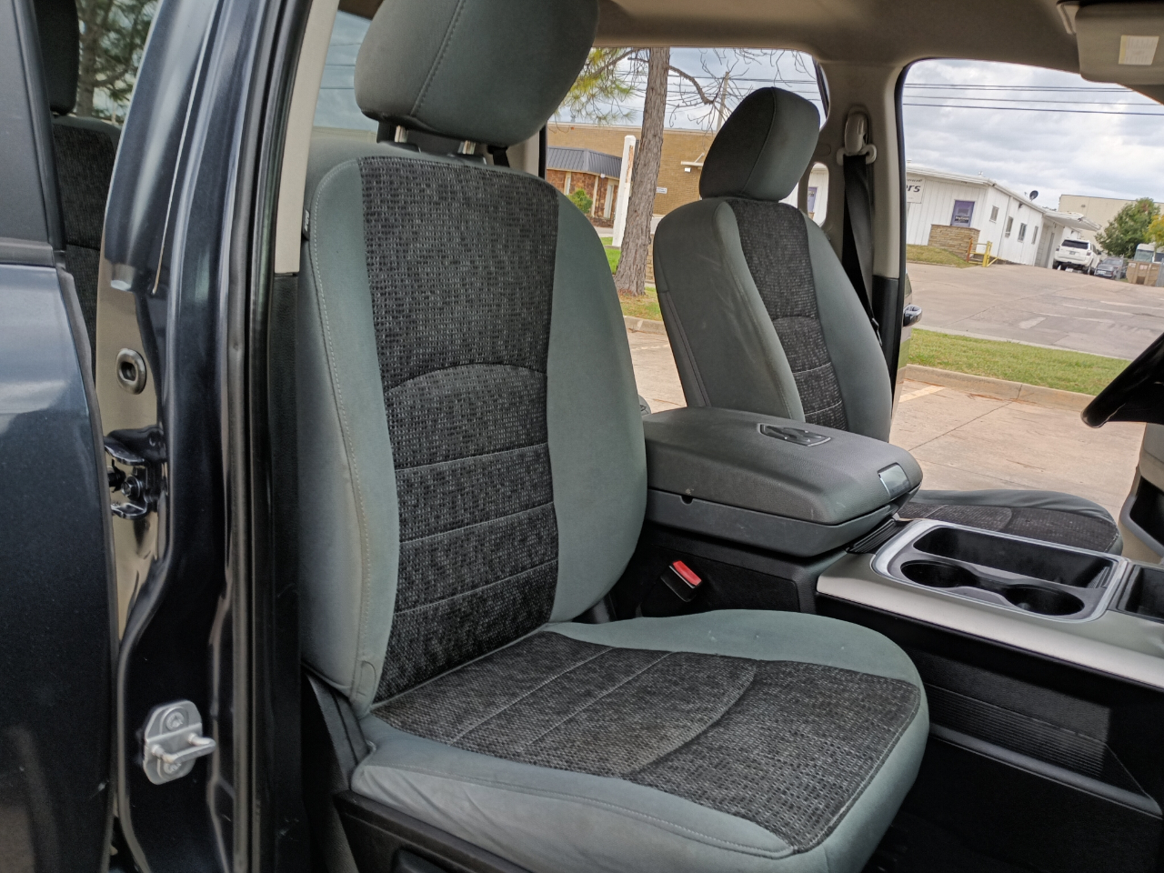 RAM 1500 Classic SLT LWB 4WD 2019 RAM 1500 Classic SLT LWB 4WD 2019