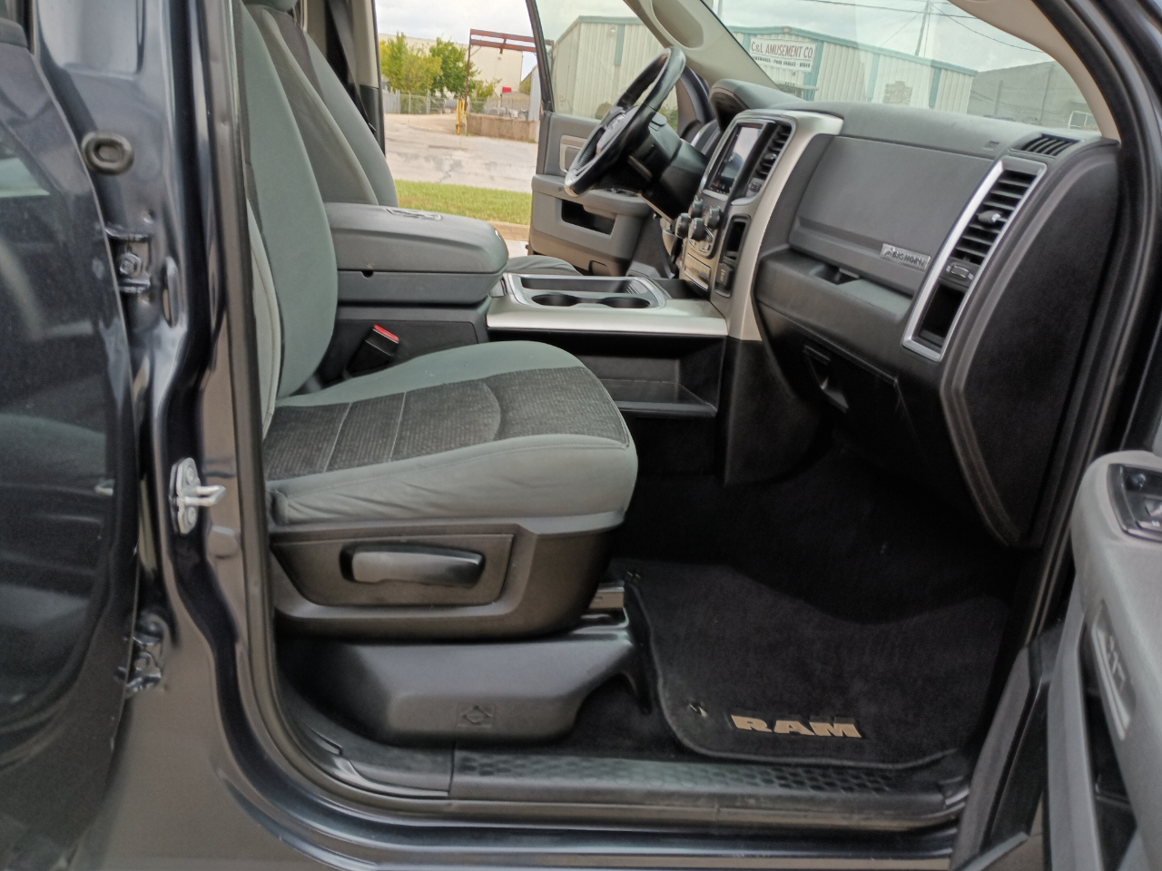 RAM 1500 Classic SLT LWB 4WD 2019 RAM 1500 Classic SLT LWB 4WD 2019