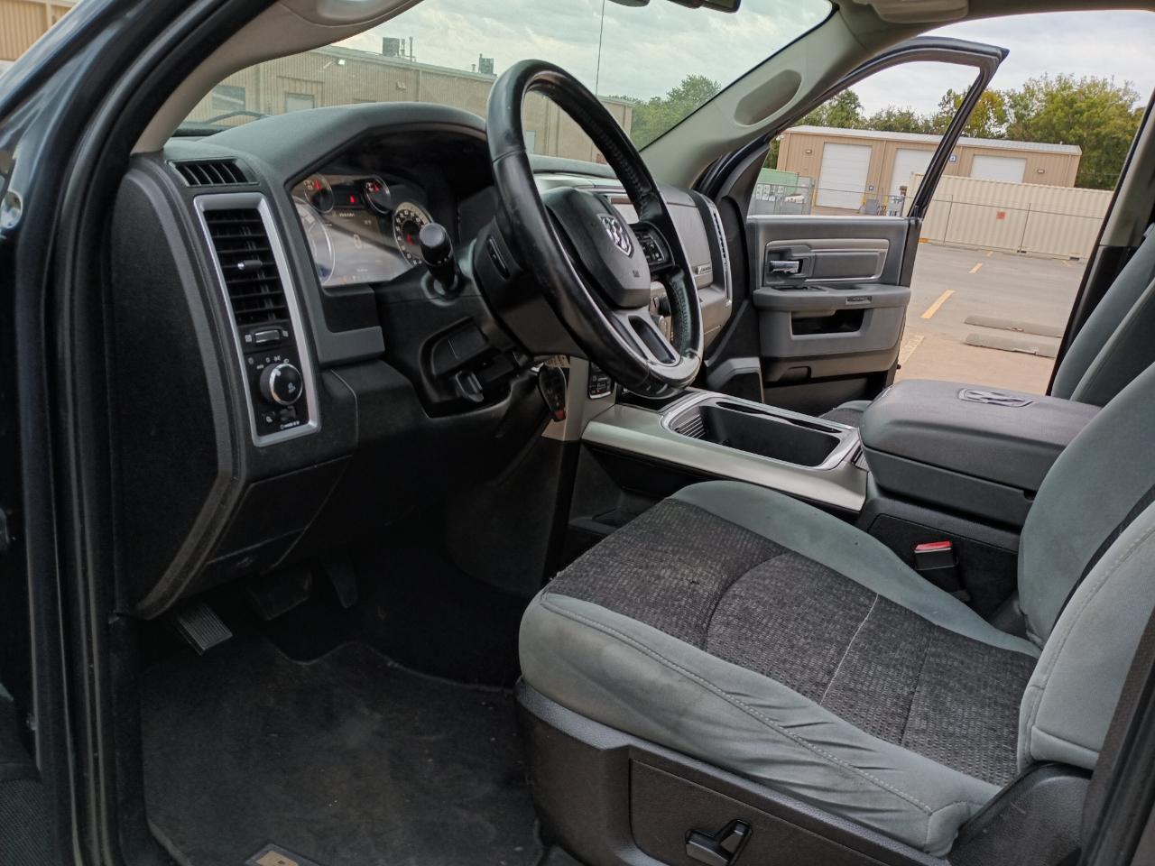 RAM 1500 Classic SLT LWB 4WD 2019 RAM 1500 Classic SLT LWB 4WD 2019