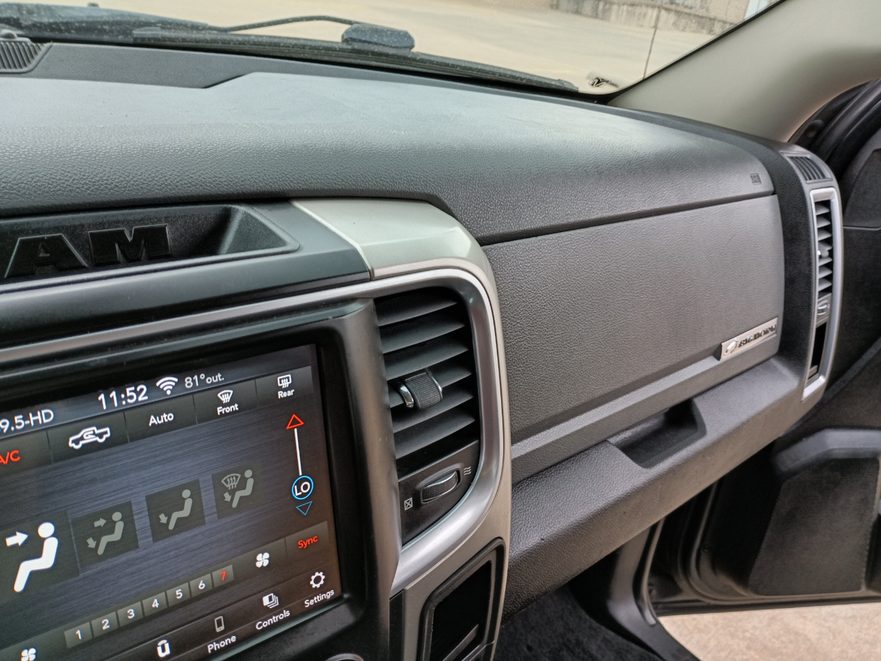 RAM 1500 Classic SLT LWB 4WD 2019 RAM 1500 Classic SLT LWB 4WD 2019